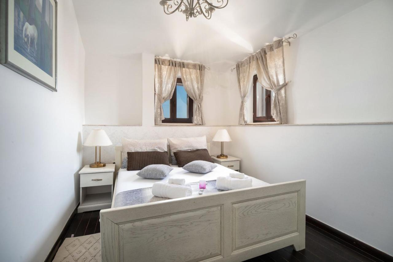 Luxury Apartments Perko Каштела Экстерьер фото