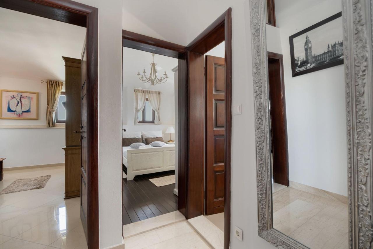 Luxury Apartments Perko Каштела Экстерьер фото